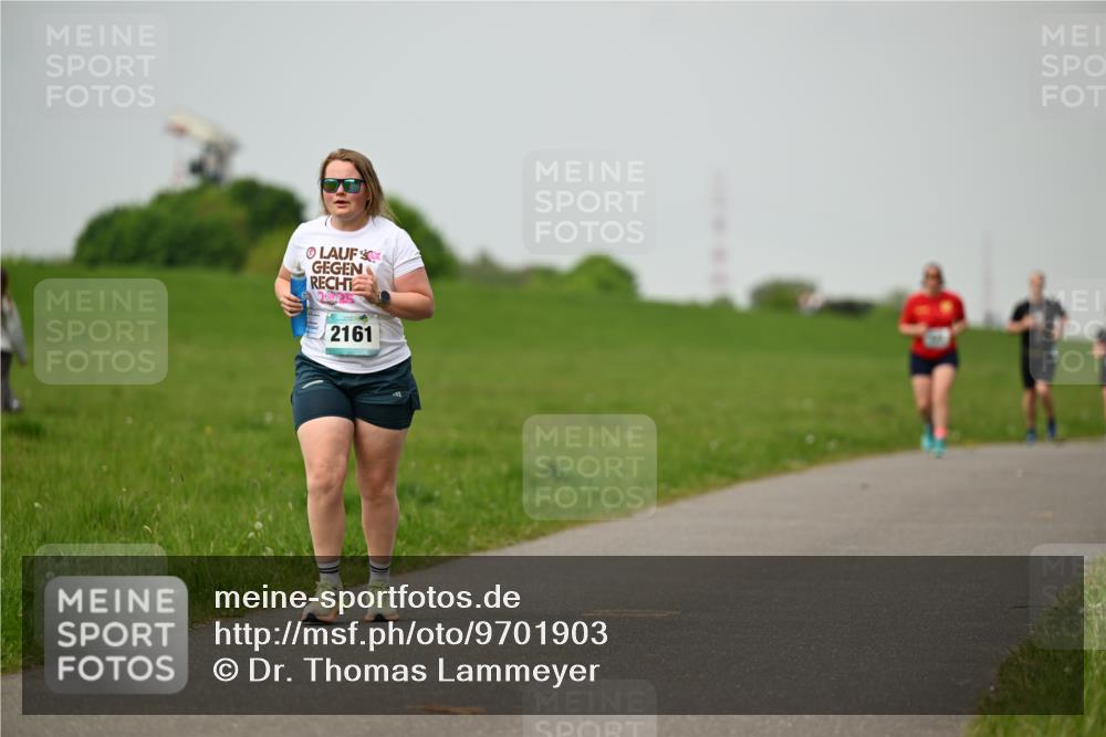 10.05.2026 - 8. Wedeler Halbmarathon Dr. Thomas Lammeyer http://msf.ph/oto/9701903 10.05.2026 11:45:20 Laufen 2161 meine-sportfotos.de