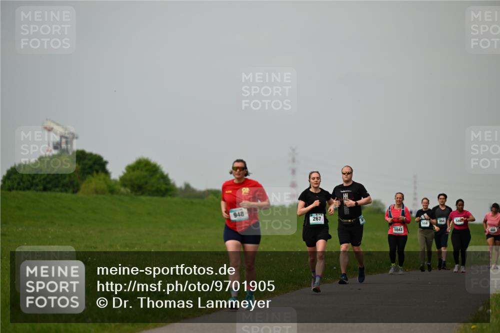 10.05.2026 - 8. Wedeler Halbmarathon Dr. Thomas Lammeyer http://msf.ph/oto/9701905 10.05.2026 11:45:30 Laufen 948, 267, 558, 894, 1043 meine-sportfotos.de