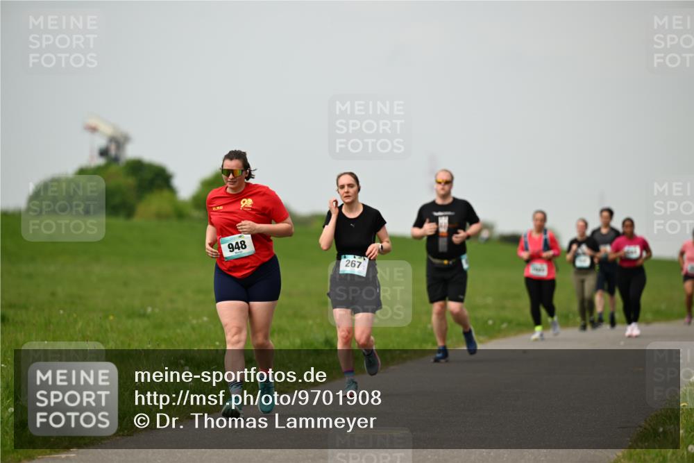 10.05.2026 - 8. Wedeler Halbmarathon Dr. Thomas Lammeyer http://msf.ph/oto/9701908 10.05.2026 11:45:33 Laufen 948, 267 meine-sportfotos.de
