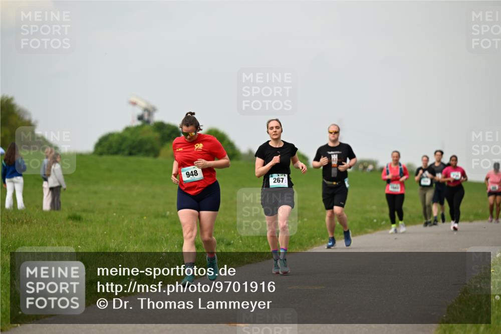 10.05.2026 - 8. Wedeler Halbmarathon Dr. Thomas Lammeyer http://msf.ph/oto/9701916 10.05.2026 11:45:34 Laufen 948, 267 meine-sportfotos.de