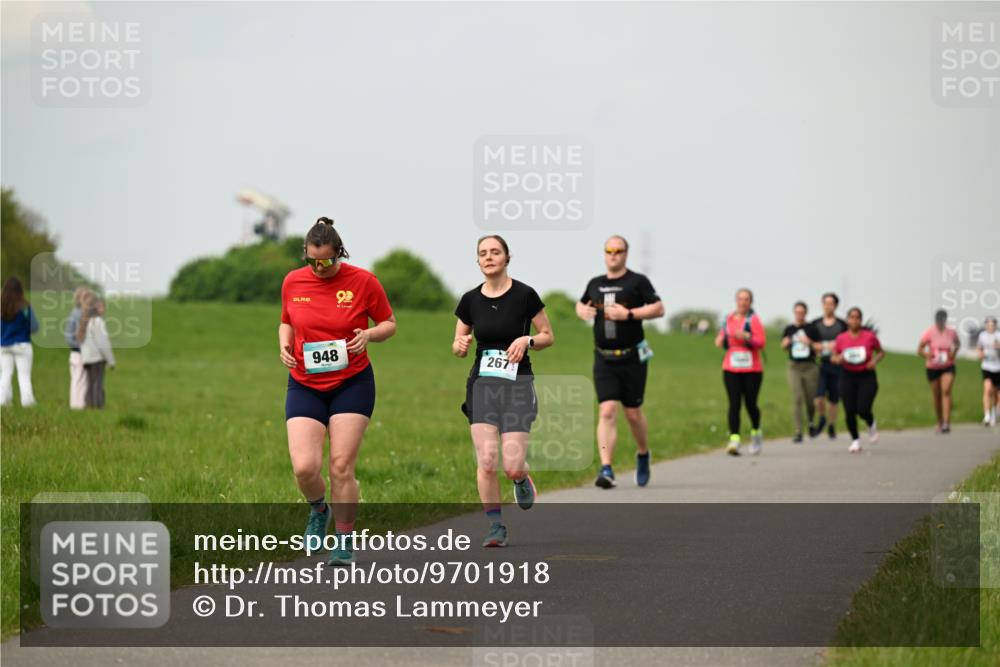 10.05.2026 - 8. Wedeler Halbmarathon Dr. Thomas Lammeyer http://msf.ph/oto/9701918 10.05.2026 11:45:34 Laufen 948, 267 meine-sportfotos.de