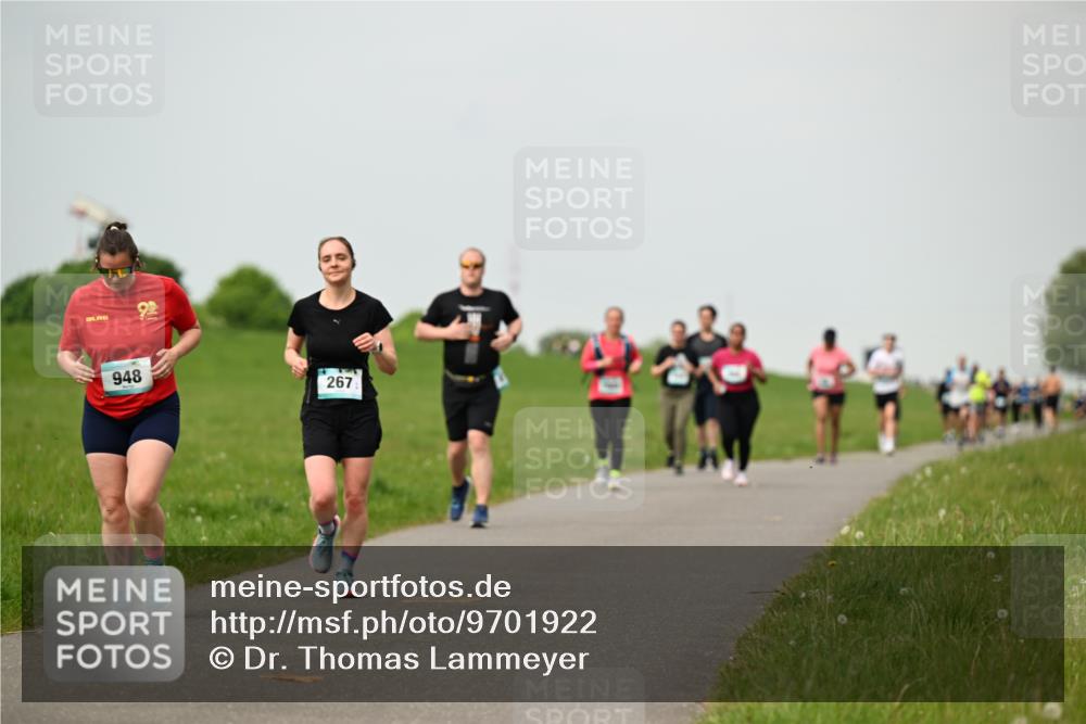 10.05.2026 - 8. Wedeler Halbmarathon Dr. Thomas Lammeyer http://msf.ph/oto/9701922 10.05.2026 11:45:35 Laufen 948, 267 meine-sportfotos.de