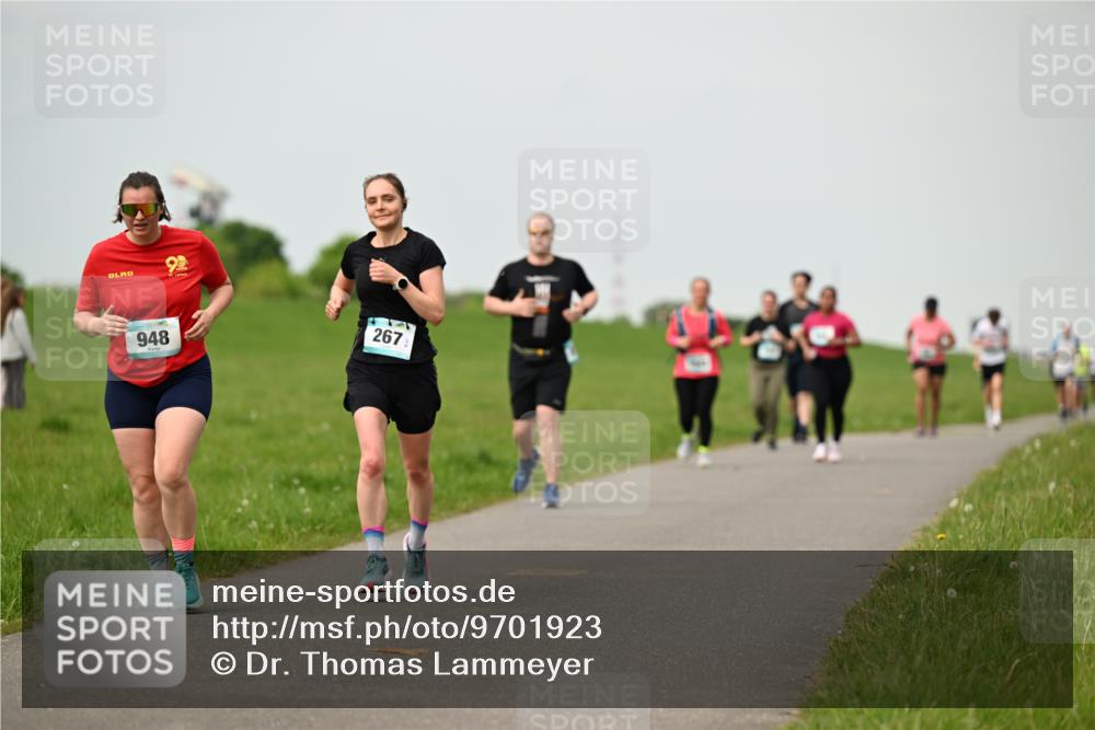 10.05.2026 - 8. Wedeler Halbmarathon Dr. Thomas Lammeyer http://msf.ph/oto/9701923 10.05.2026 11:45:36 Laufen 948, 267 meine-sportfotos.de