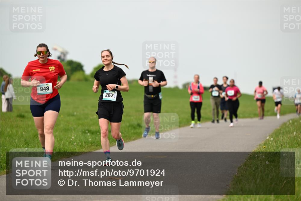 10.05.2026 - 8. Wedeler Halbmarathon Dr. Thomas Lammeyer http://msf.ph/oto/9701924 10.05.2026 11:45:36 Laufen 948, 267 meine-sportfotos.de