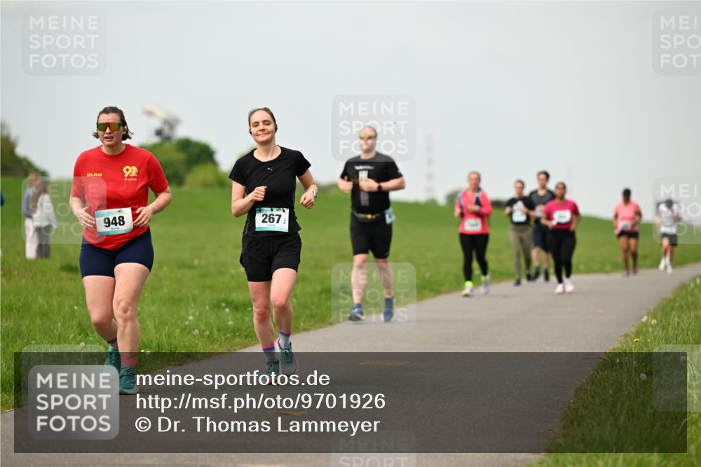 10.05.2026 - 8. Wedeler Halbmarathon Dr. Thomas Lammeyer http://msf.ph/oto/9701926 10.05.2026 11:45:36 Laufen 948, 267 meine-sportfotos.de