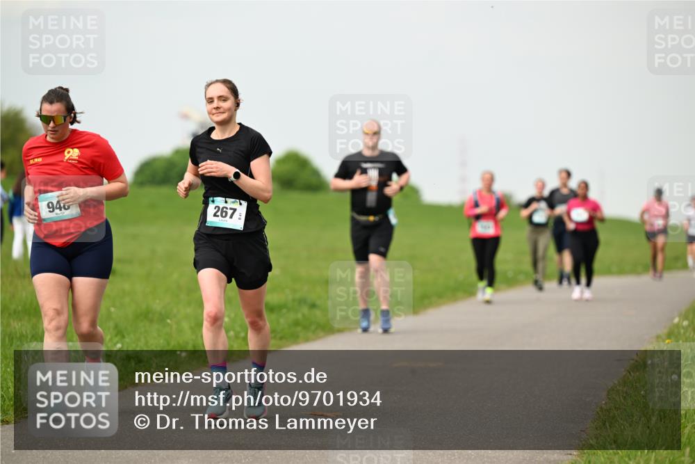 10.05.2026 - 8. Wedeler Halbmarathon Dr. Thomas Lammeyer http://msf.ph/oto/9701934 10.05.2026 11:45:37 Laufen 940, 267 meine-sportfotos.de