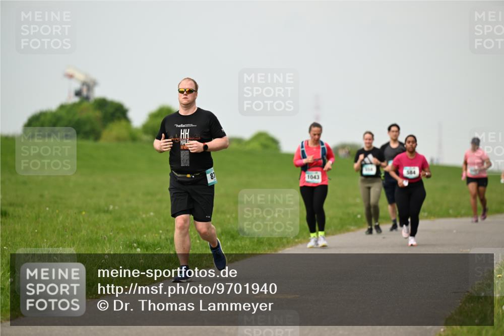 10.05.2026 - 8. Wedeler Halbmarathon Dr. Thomas Lammeyer http://msf.ph/oto/9701940 10.05.2026 11:45:38 Laufen 1043, 584 meine-sportfotos.de