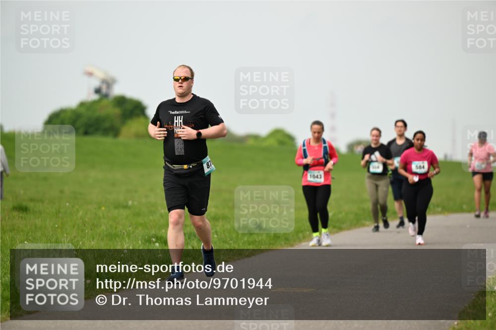 10.05.2026 - 8. Wedeler Halbmarathon Dr. Thomas Lammeyer http://msf.ph/oto/9701944 10.05.2026 11:45:39 Laufen 1043, 584 meine-sportfotos.de