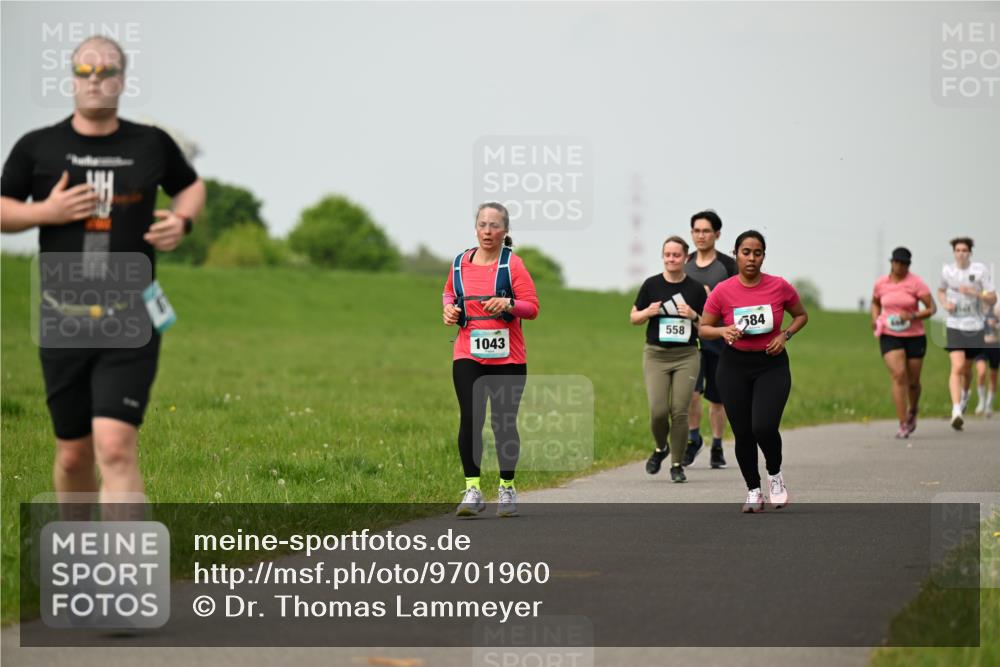 10.05.2026 - 8. Wedeler Halbmarathon Dr. Thomas Lammeyer http://msf.ph/oto/9701960 10.05.2026 11:45:41 Laufen 558, 584, 1043 meine-sportfotos.de