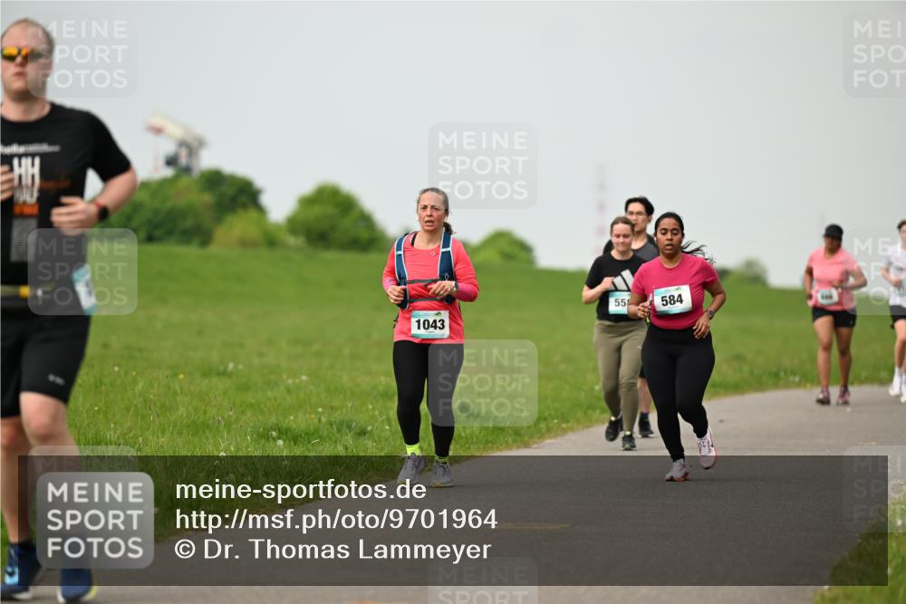 10.05.2026 - 8. Wedeler Halbmarathon Dr. Thomas Lammeyer http://msf.ph/oto/9701964 10.05.2026 11:45:42 Laufen 559, 1043, 584 meine-sportfotos.de
