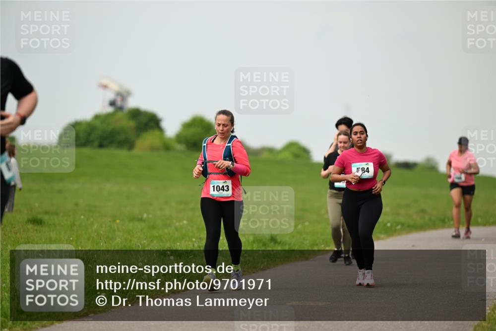 10.05.2026 - 8. Wedeler Halbmarathon Dr. Thomas Lammeyer http://msf.ph/oto/9701971 10.05.2026 11:45:43 Laufen 1043 meine-sportfotos.de