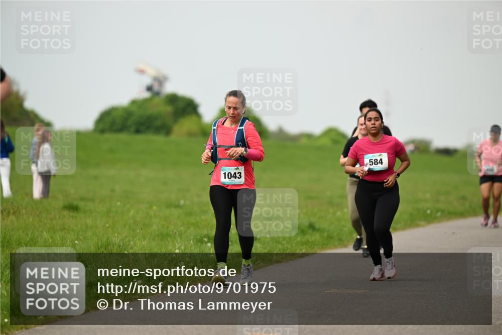 10.05.2026 - 8. Wedeler Halbmarathon Dr. Thomas Lammeyer http://msf.ph/oto/9701975 10.05.2026 11:45:44 Laufen 584, 1043 meine-sportfotos.de