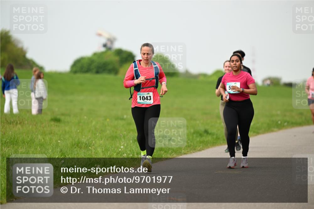 10.05.2026 - 8. Wedeler Halbmarathon Dr. Thomas Lammeyer http://msf.ph/oto/9701977 10.05.2026 11:45:44 Laufen 1043 meine-sportfotos.de