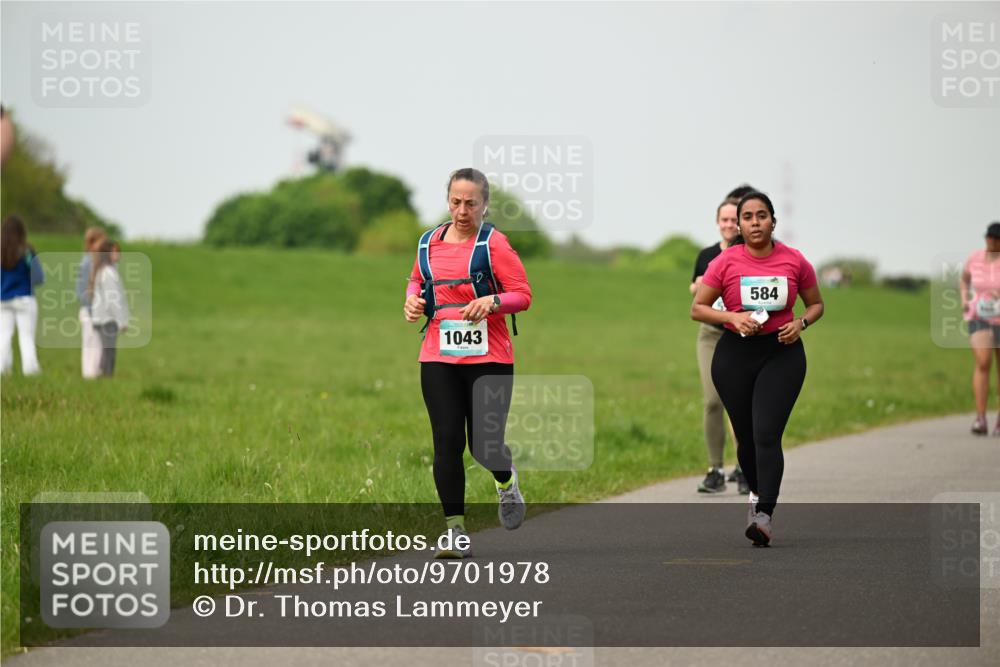 10.05.2026 - 8. Wedeler Halbmarathon Dr. Thomas Lammeyer http://msf.ph/oto/9701978 10.05.2026 11:45:44 Laufen 1043, 584 meine-sportfotos.de