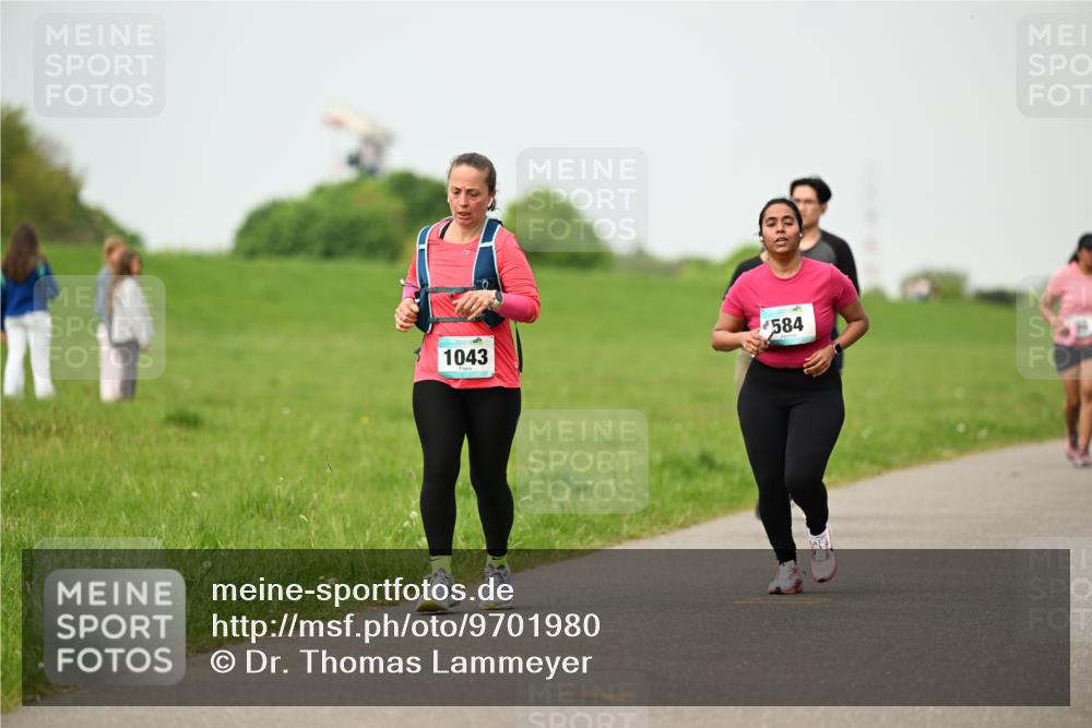 10.05.2026 - 8. Wedeler Halbmarathon Dr. Thomas Lammeyer http://msf.ph/oto/9701980 10.05.2026 11:45:44 Laufen 584, 1043 meine-sportfotos.de