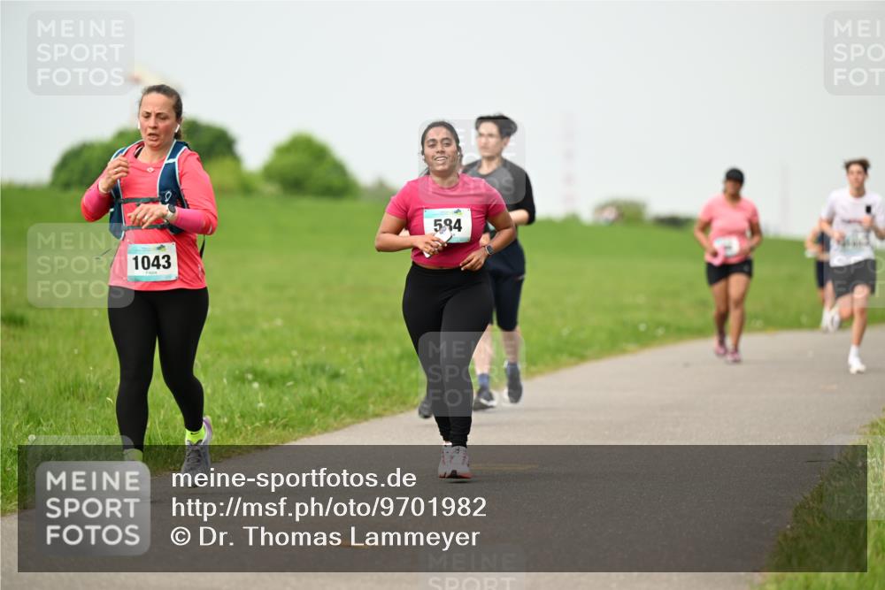 10.05.2026 - 8. Wedeler Halbmarathon Dr. Thomas Lammeyer http://msf.ph/oto/9701982 10.05.2026 11:45:45 Laufen 584, 1043 meine-sportfotos.de
