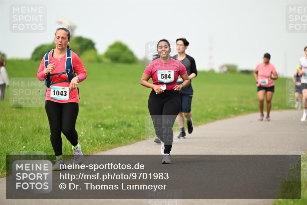 10.05.2026 - 8. Wedeler Halbmarathon Dr. Thomas Lammeyer http://msf.ph/oto/9701983 10.05.2026 11:45:45 Laufen 1043, 584 meine-sportfotos.de