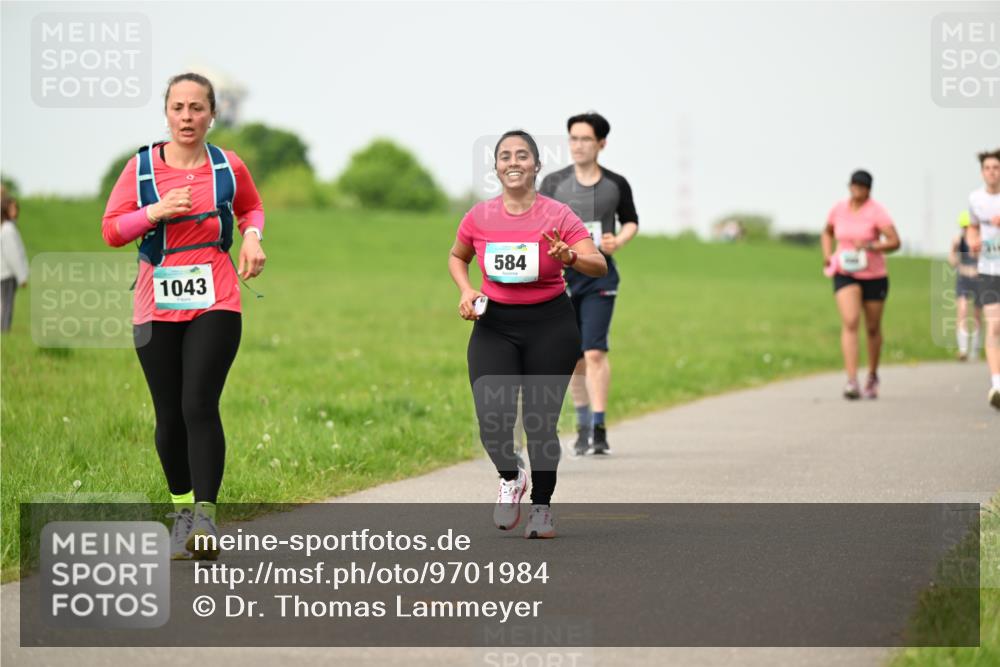 10.05.2026 - 8. Wedeler Halbmarathon Dr. Thomas Lammeyer http://msf.ph/oto/9701984 10.05.2026 11:45:45 Laufen 584, 1043 meine-sportfotos.de