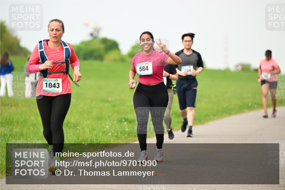 10.05.2026 - 8. Wedeler Halbmarathon Dr. Thomas Lammeyer http://msf.ph/oto/9701990 10.05.2026 11:45:46 Laufen 1043, 584 meine-sportfotos.de