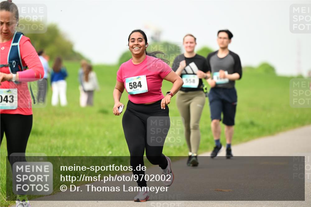 10.05.2026 - 8. Wedeler Halbmarathon Dr. Thomas Lammeyer http://msf.ph/oto/9702002 10.05.2026 11:45:48 Laufen 043, 584, 558 meine-sportfotos.de