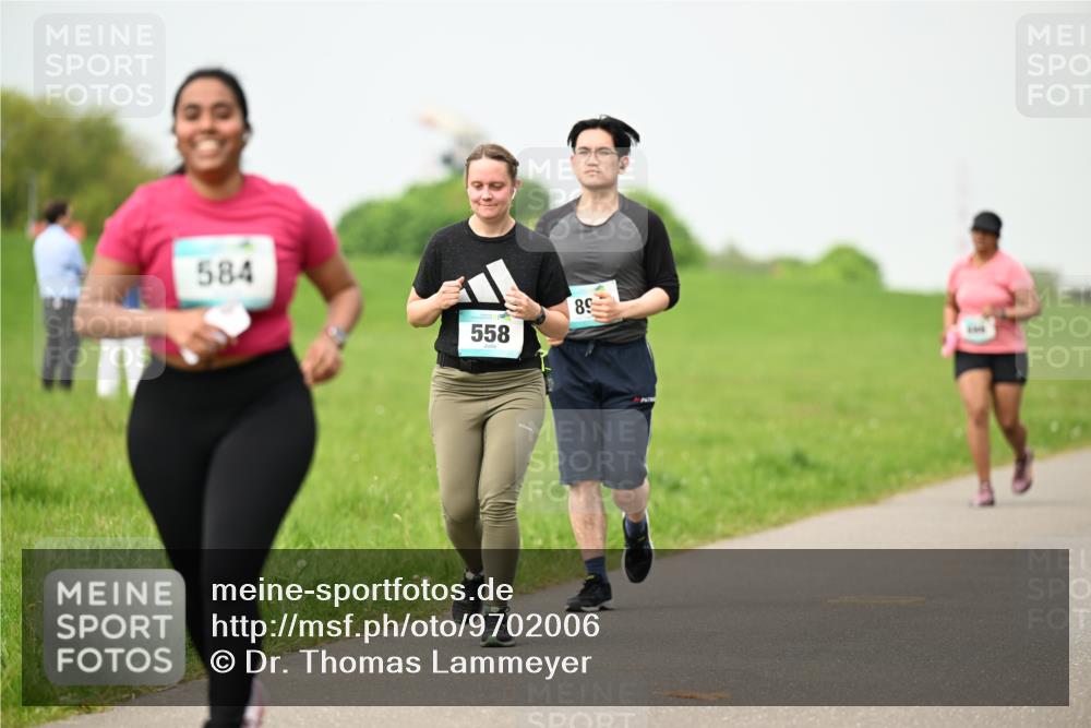 10.05.2026 - 8. Wedeler Halbmarathon Dr. Thomas Lammeyer http://msf.ph/oto/9702006 10.05.2026 11:45:49 Laufen 584, 558 meine-sportfotos.de