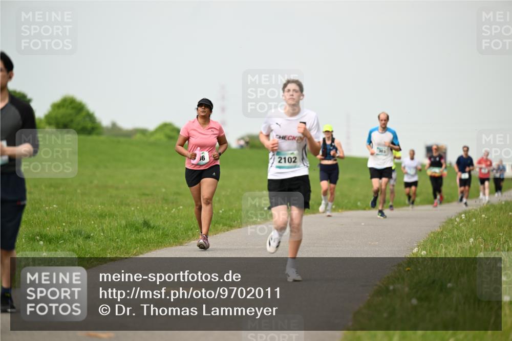 10.05.2026 - 8. Wedeler Halbmarathon Dr. Thomas Lammeyer http://msf.ph/oto/9702011 10.05.2026 11:45:50 Laufen 2102 meine-sportfotos.de