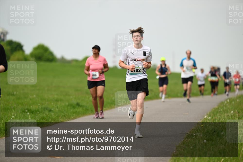 10.05.2026 - 8. Wedeler Halbmarathon Dr. Thomas Lammeyer http://msf.ph/oto/9702014 10.05.2026 11:45:50 Laufen 102 meine-sportfotos.de