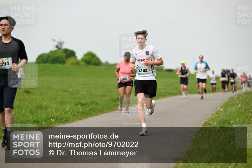 10.05.2026 - 8. Wedeler Halbmarathon Dr. Thomas Lammeyer http://msf.ph/oto/9702022 10.05.2026 11:45:52 Laufen 2102 meine-sportfotos.de