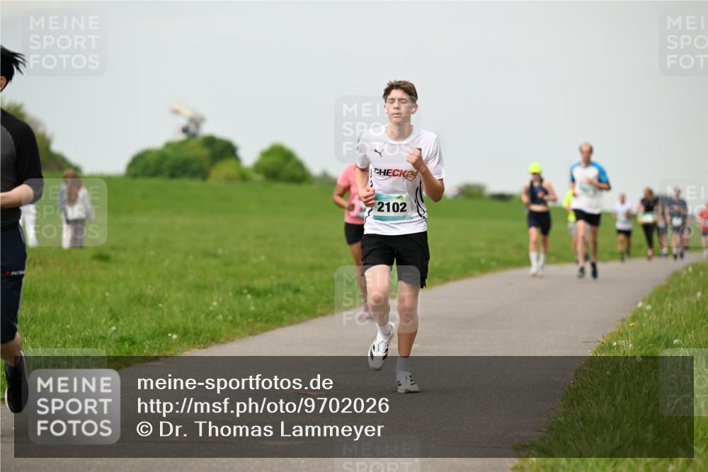 10.05.2026 - 8. Wedeler Halbmarathon Dr. Thomas Lammeyer http://msf.ph/oto/9702026 10.05.2026 11:45:52 Laufen 2102 meine-sportfotos.de