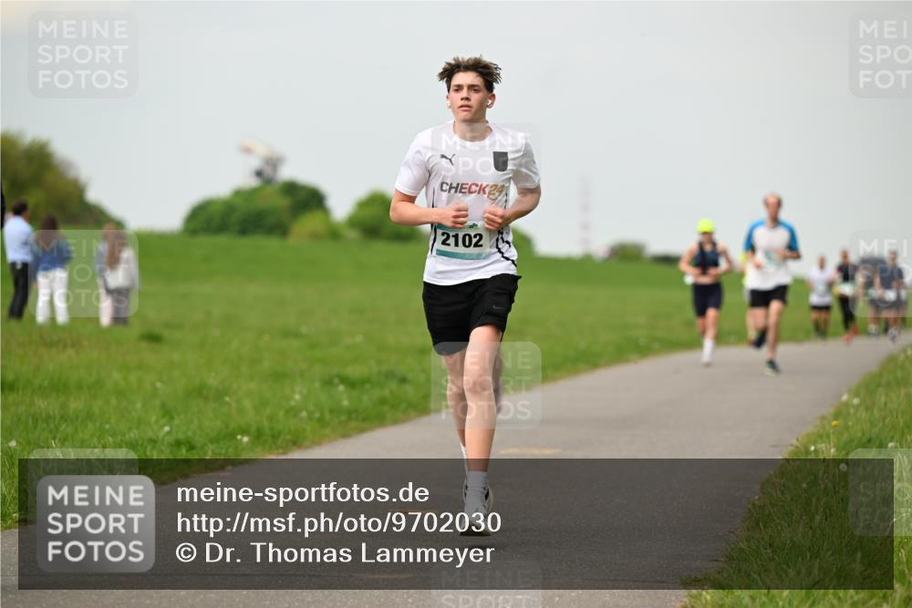 10.05.2026 - 8. Wedeler Halbmarathon Dr. Thomas Lammeyer http://msf.ph/oto/9702030 10.05.2026 11:45:53 Laufen 2102 meine-sportfotos.de