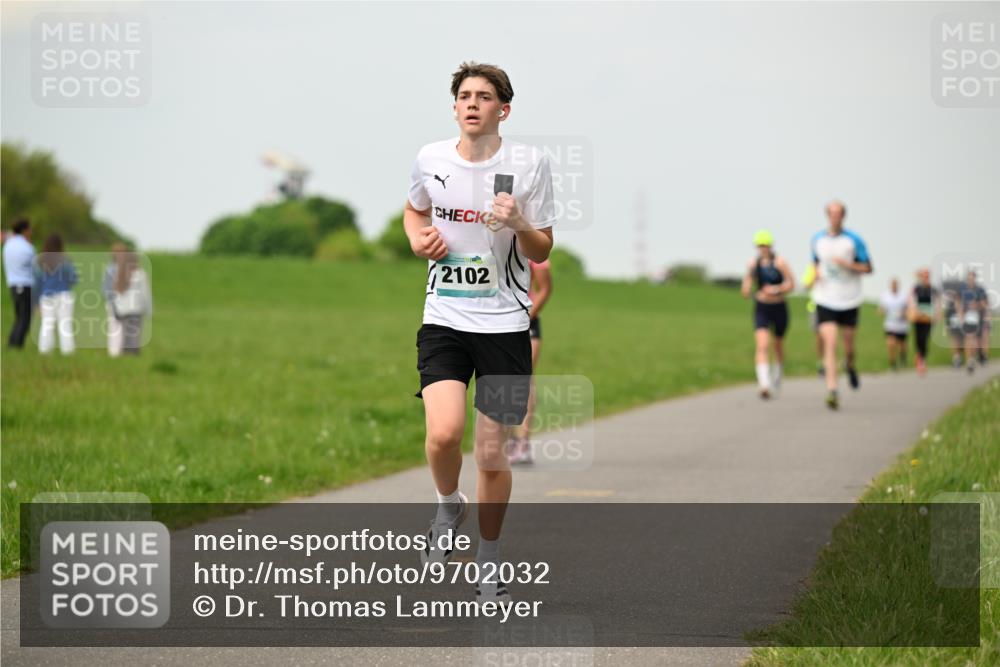 10.05.2026 - 8. Wedeler Halbmarathon Dr. Thomas Lammeyer http://msf.ph/oto/9702032 10.05.2026 11:45:53 Laufen 2102 meine-sportfotos.de