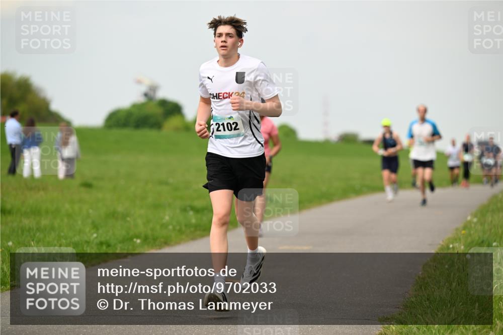 10.05.2026 - 8. Wedeler Halbmarathon Dr. Thomas Lammeyer http://msf.ph/oto/9702033 10.05.2026 11:45:53 Laufen 2102 meine-sportfotos.de
