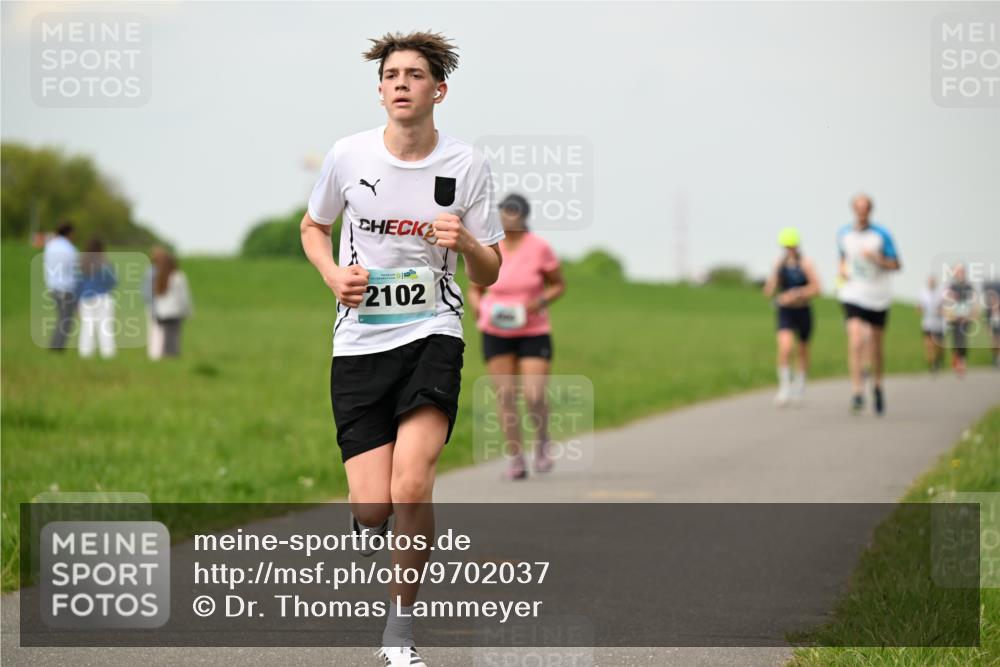 10.05.2026 - 8. Wedeler Halbmarathon Dr. Thomas Lammeyer http://msf.ph/oto/9702037 10.05.2026 11:45:54 Laufen 2102 meine-sportfotos.de