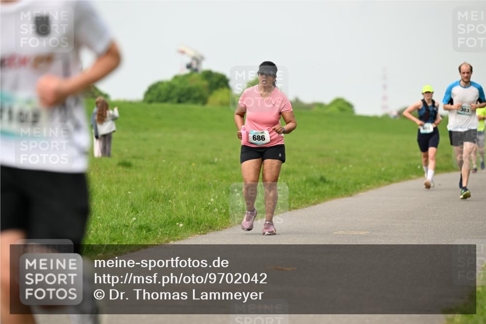 10.05.2026 - 8. Wedeler Halbmarathon Dr. Thomas Lammeyer http://msf.ph/oto/9702042 10.05.2026 11:45:55 Laufen 21011, 686, 303 meine-sportfotos.de