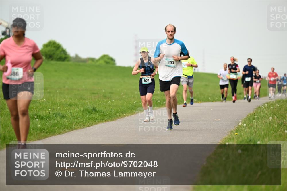 10.05.2026 - 8. Wedeler Halbmarathon Dr. Thomas Lammeyer http://msf.ph/oto/9702048 10.05.2026 11:45:56 Laufen 586, 603, 303 meine-sportfotos.de