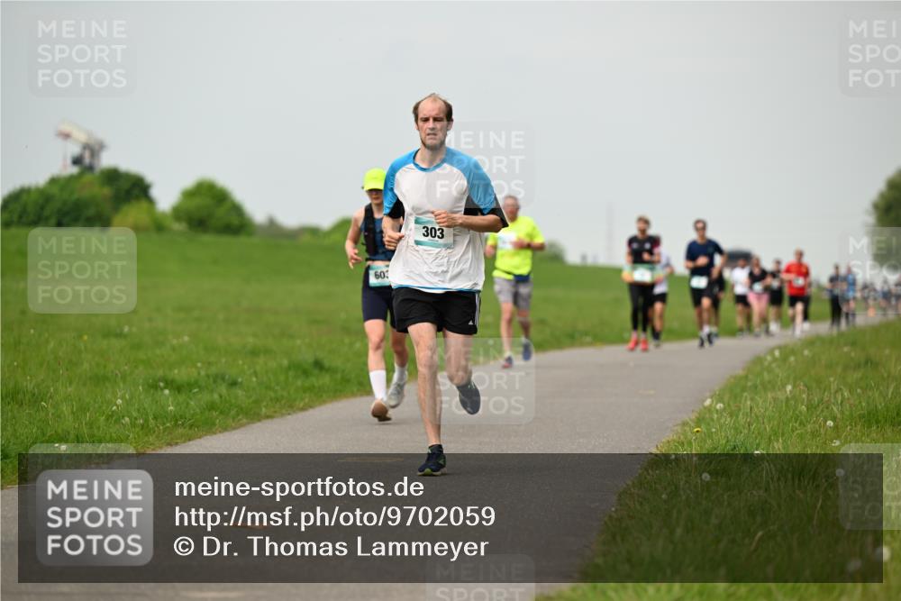 10.05.2026 - 8. Wedeler Halbmarathon Dr. Thomas Lammeyer http://msf.ph/oto/9702059 10.05.2026 11:45:58 Laufen 303 meine-sportfotos.de
