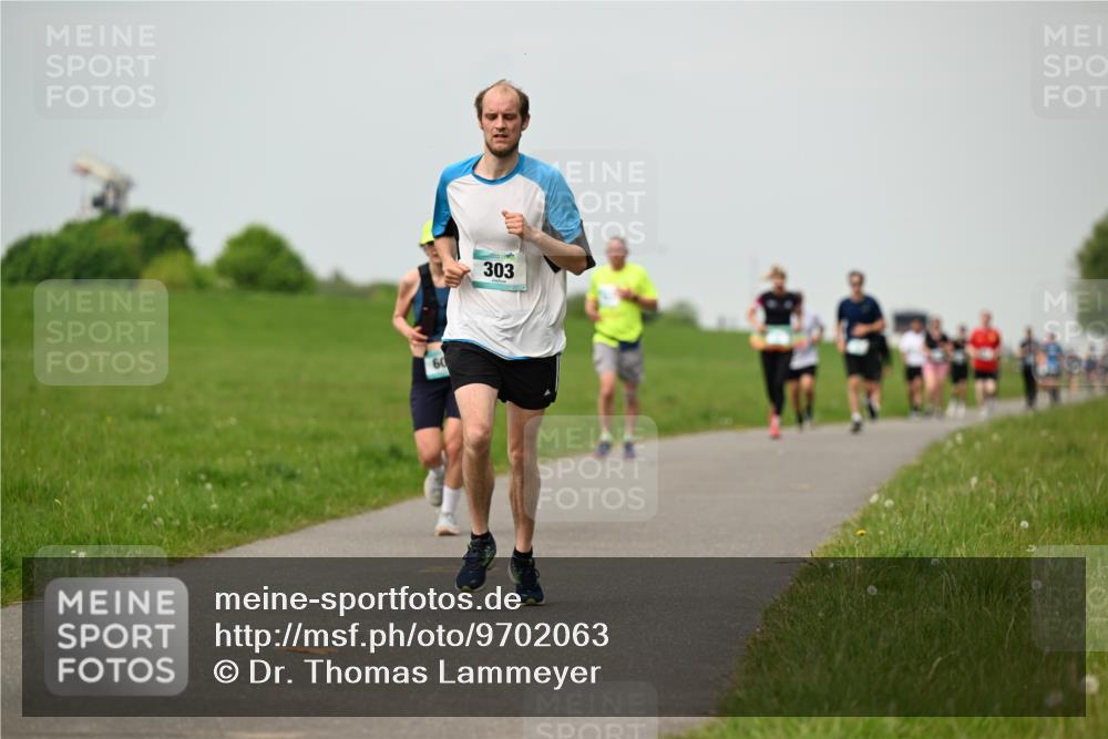 10.05.2026 - 8. Wedeler Halbmarathon Dr. Thomas Lammeyer http://msf.ph/oto/9702063 10.05.2026 11:45:59 Laufen 303 meine-sportfotos.de