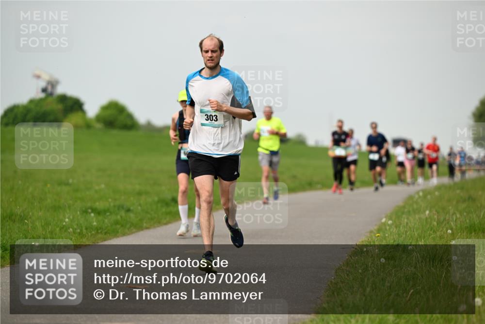 10.05.2026 - 8. Wedeler Halbmarathon Dr. Thomas Lammeyer http://msf.ph/oto/9702064 10.05.2026 11:45:59 Laufen 303 meine-sportfotos.de