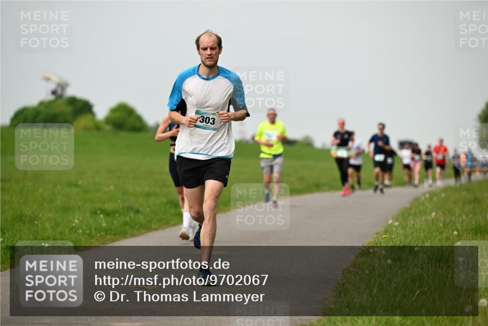 10.05.2026 - 8. Wedeler Halbmarathon Dr. Thomas Lammeyer http://msf.ph/oto/9702067 10.05.2026 11:45:59 Laufen 303 meine-sportfotos.de