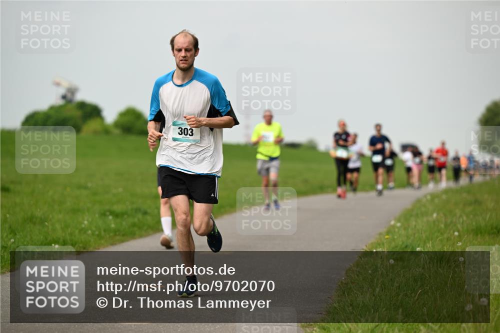10.05.2026 - 8. Wedeler Halbmarathon Dr. Thomas Lammeyer http://msf.ph/oto/9702070 10.05.2026 11:46:00 Laufen 303 meine-sportfotos.de