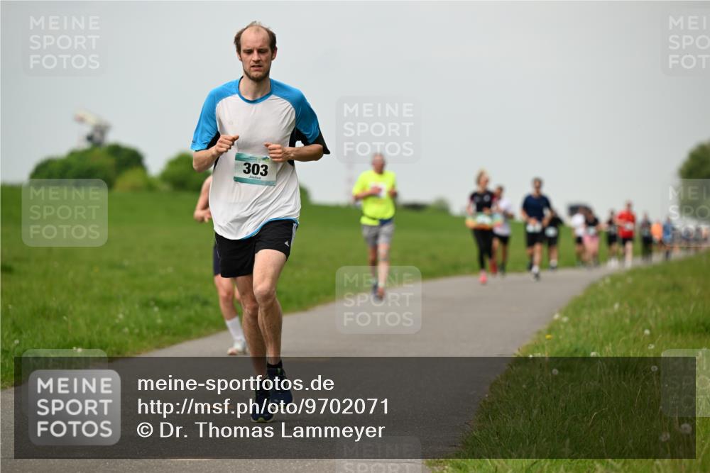 10.05.2026 - 8. Wedeler Halbmarathon Dr. Thomas Lammeyer http://msf.ph/oto/9702071 10.05.2026 11:46:00 Laufen 303 meine-sportfotos.de
