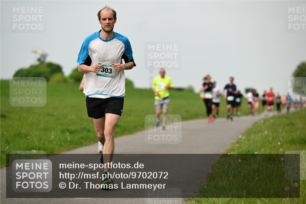 10.05.2026 - 8. Wedeler Halbmarathon Dr. Thomas Lammeyer http://msf.ph/oto/9702072 10.05.2026 11:46:00 Laufen 303 meine-sportfotos.de