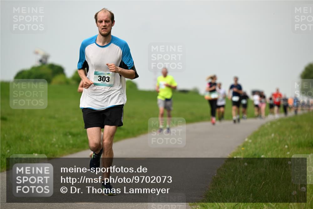 10.05.2026 - 8. Wedeler Halbmarathon Dr. Thomas Lammeyer http://msf.ph/oto/9702073 10.05.2026 11:46:00 Laufen 303 meine-sportfotos.de