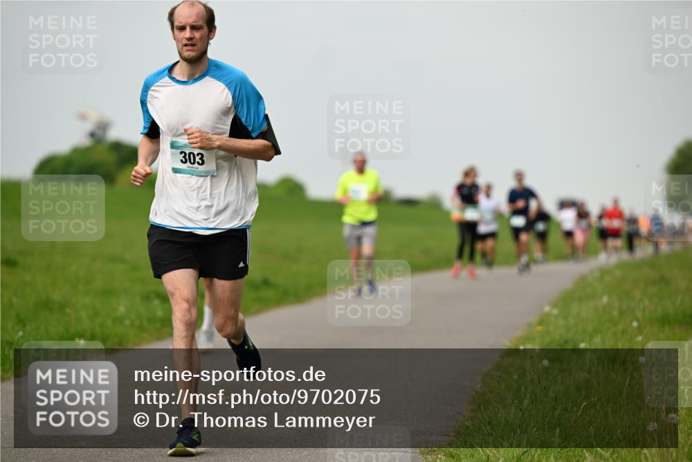 10.05.2026 - 8. Wedeler Halbmarathon Dr. Thomas Lammeyer http://msf.ph/oto/9702075 10.05.2026 11:46:00 Laufen 303 meine-sportfotos.de