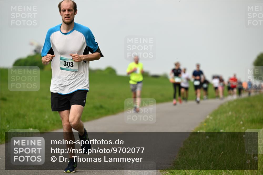 10.05.2026 - 8. Wedeler Halbmarathon Dr. Thomas Lammeyer http://msf.ph/oto/9702077 10.05.2026 11:46:00 Laufen 303 meine-sportfotos.de