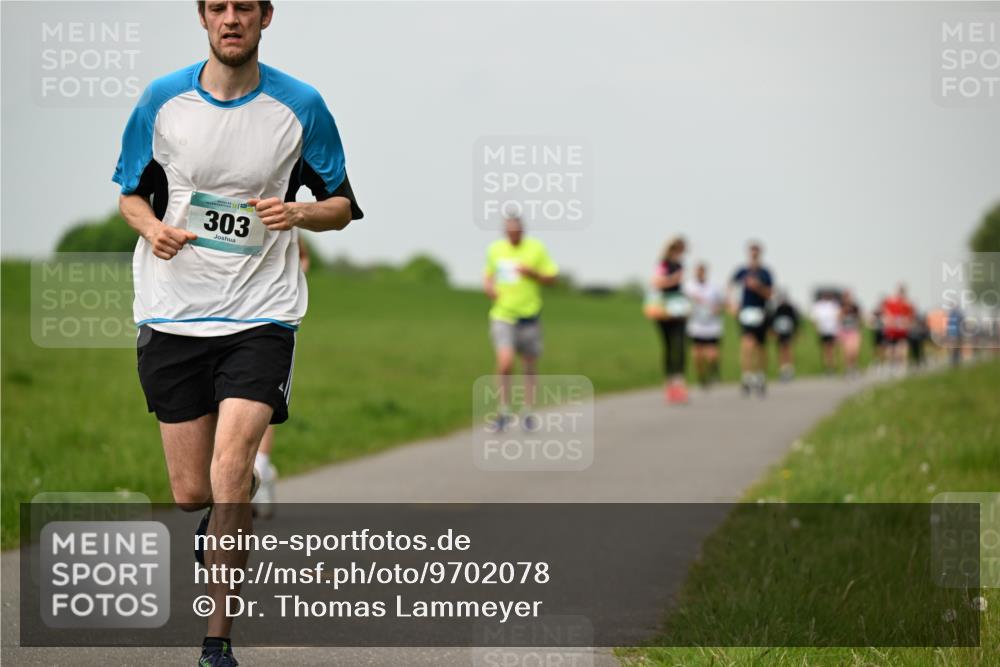 10.05.2026 - 8. Wedeler Halbmarathon Dr. Thomas Lammeyer http://msf.ph/oto/9702078 10.05.2026 11:46:01 Laufen 303 meine-sportfotos.de