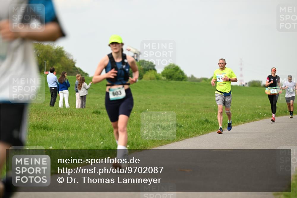 10.05.2026 - 8. Wedeler Halbmarathon Dr. Thomas Lammeyer http://msf.ph/oto/9702087 10.05.2026 11:46:02 Laufen 603, 767, 111 meine-sportfotos.de