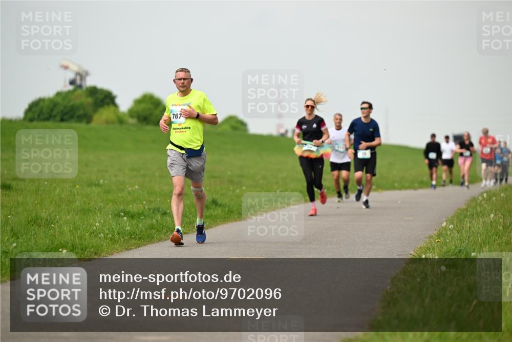 10.05.2026 - 8. Wedeler Halbmarathon Dr. Thomas Lammeyer http://msf.ph/oto/9702096 10.05.2026 11:46:04 Laufen 767 meine-sportfotos.de