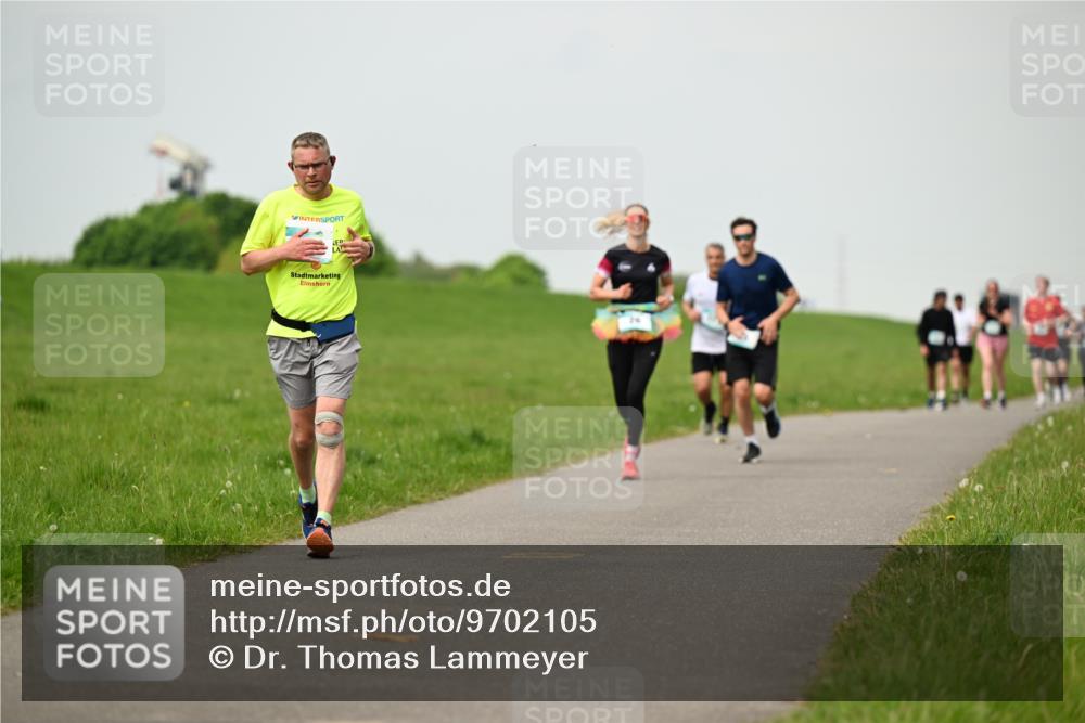 10.05.2026 - 8. Wedeler Halbmarathon Dr. Thomas Lammeyer http://msf.ph/oto/9702105 10.05.2026 11:46:05 Laufen  meine-sportfotos.de