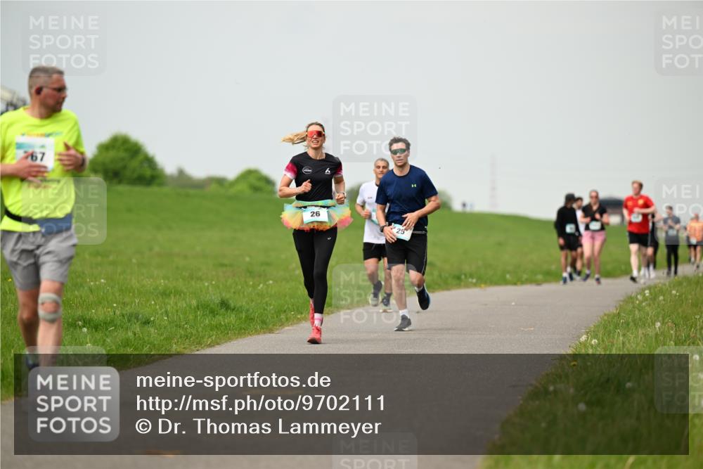 10.05.2026 - 8. Wedeler Halbmarathon Dr. Thomas Lammeyer http://msf.ph/oto/9702111 10.05.2026 11:46:06 Laufen 767 meine-sportfotos.de